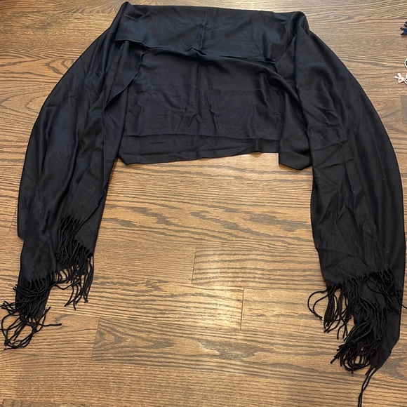 Accessories - Beautiful cashmere scarf